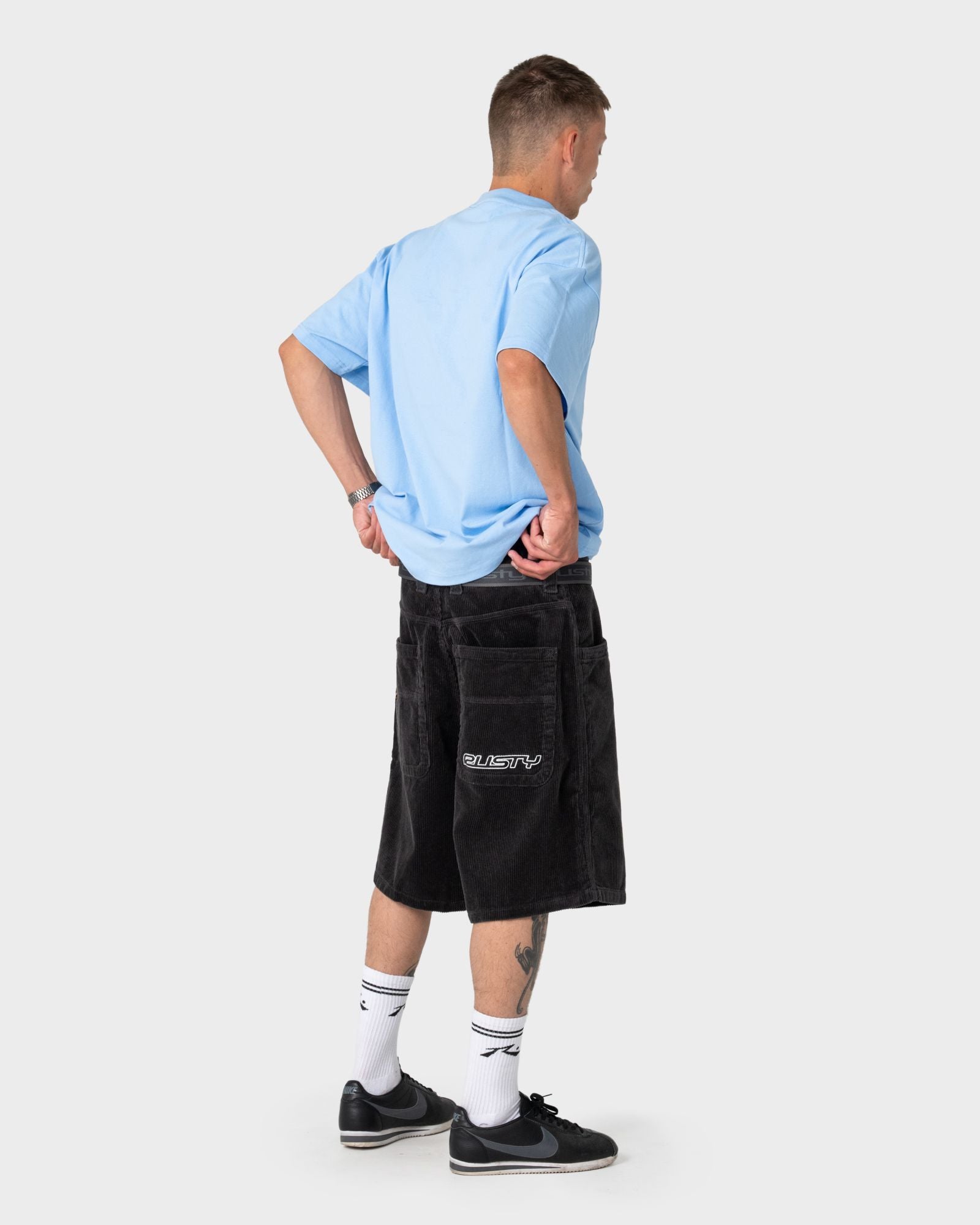 Rusty Flip Daddy 22" Baggy Cord Short in COAL