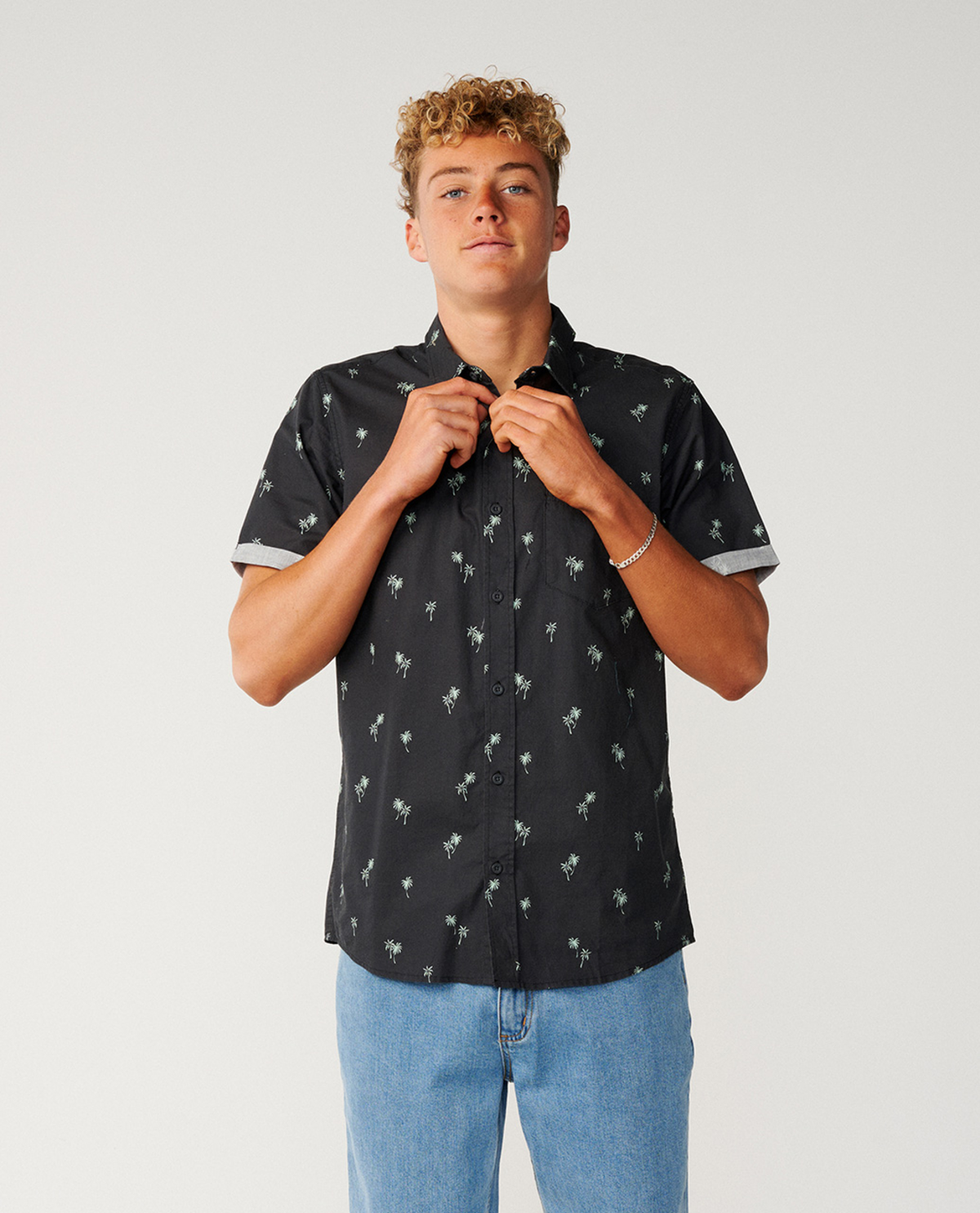 Rip Curl Paradise Palms Short Sleeve Shirt in Washed Black