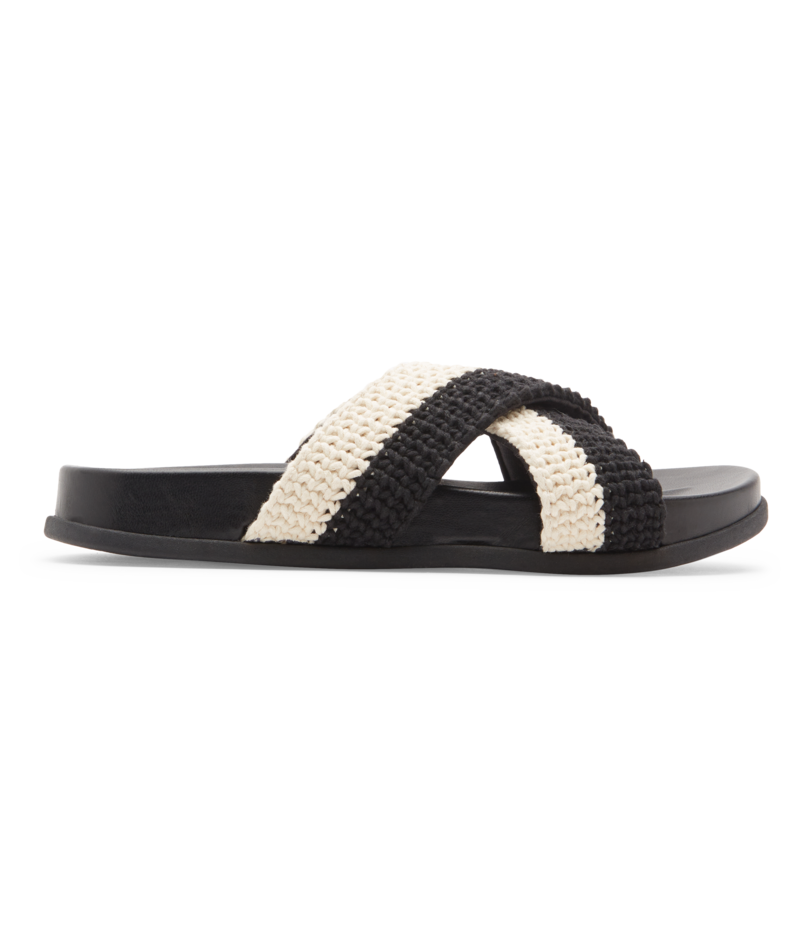 Roxy Syenna in BLACK/CREAM