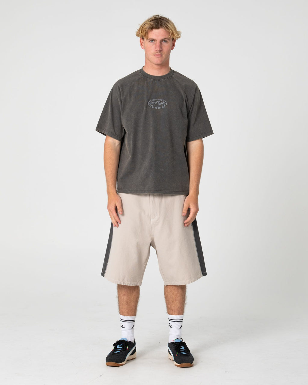Rusty Lock Em 24" Baggy Short in STONE