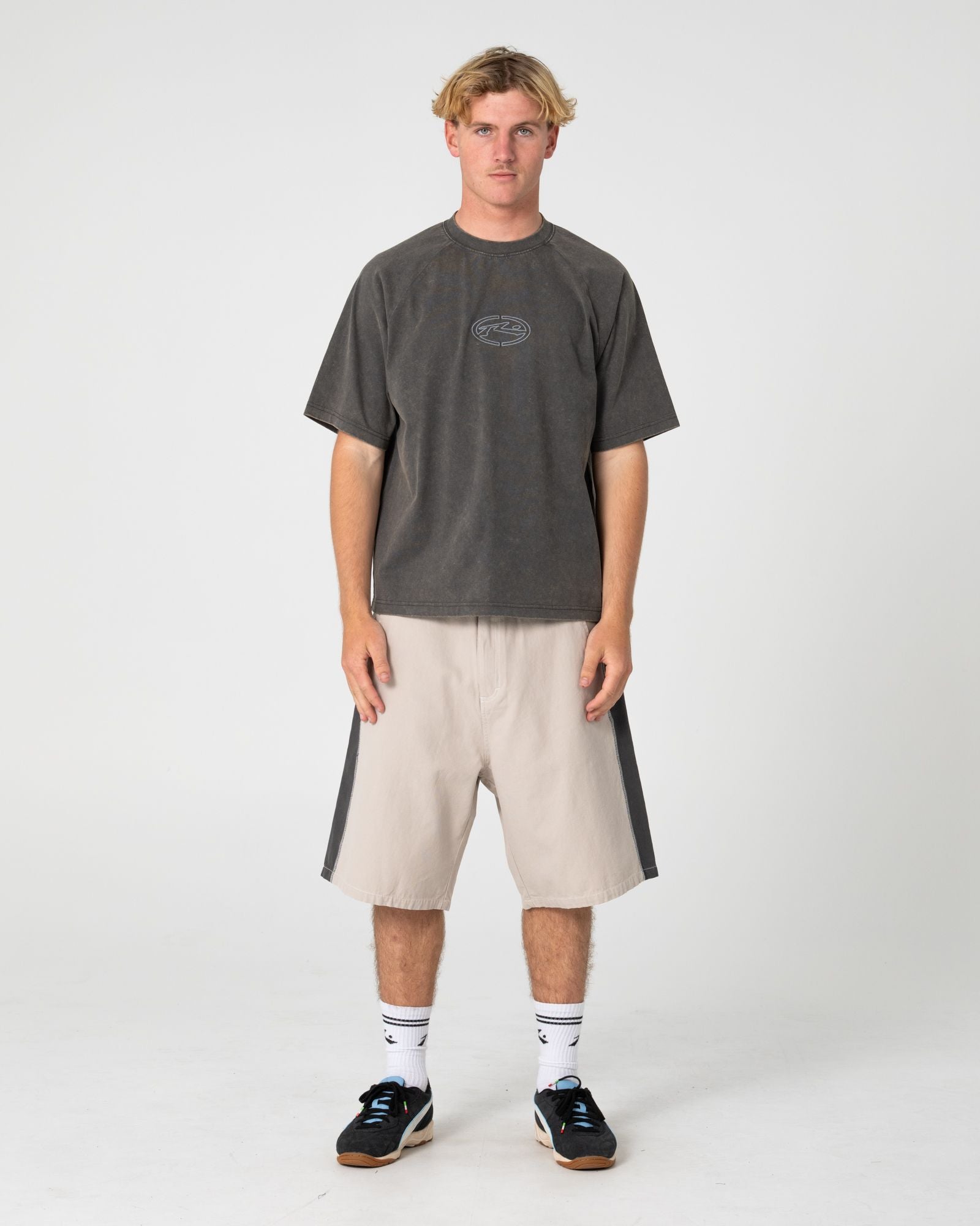 Rusty Lock Em 24" Baggy Short in STONE